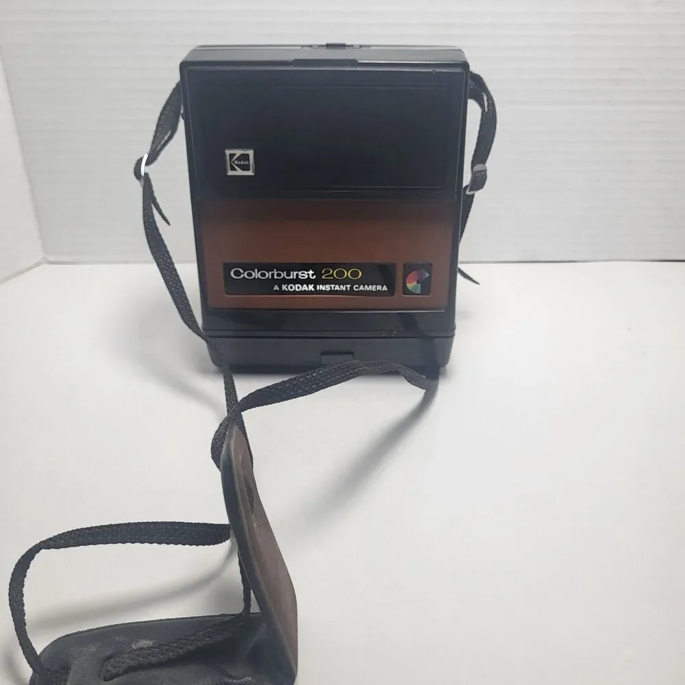 Vintage 1970`s Kodak Colorburst 200 Instant Camera With Neck Strap Film Photo